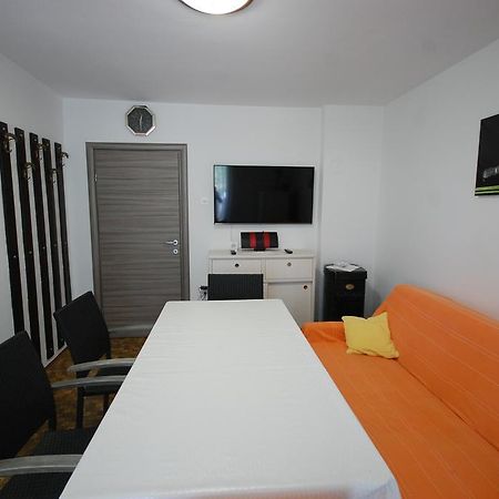 Apartments Jakobi By El-Pi Tours Njivice Kültér fotó