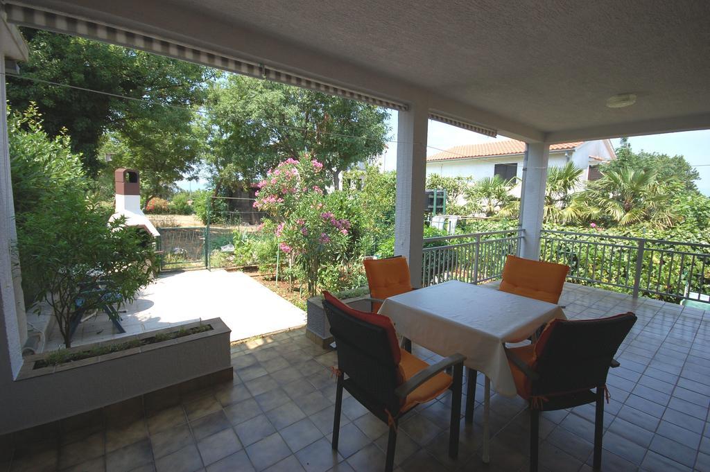 Apartments Jakobi By El-Pi Tours Njivice Kültér fotó