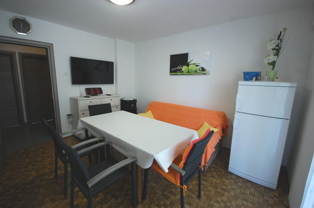 Apartments Jakobi By El-Pi Tours Njivice Kültér fotó