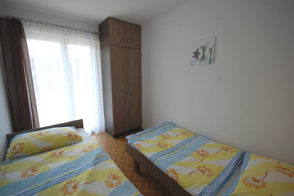 Apartments Jakobi By El-Pi Tours Njivice Kültér fotó